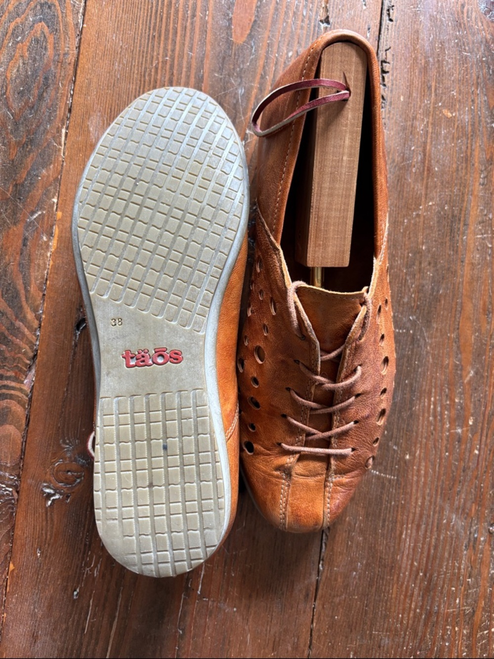 Taos Footwear Women’s Casual Lace-Up Shoe - Brown Made in Portugal